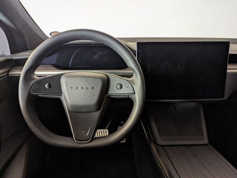 Used 2024 Tesla Model X image 35