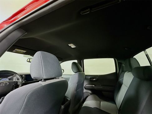 Used 2023 Toyota Tacoma TRD Sport image 13