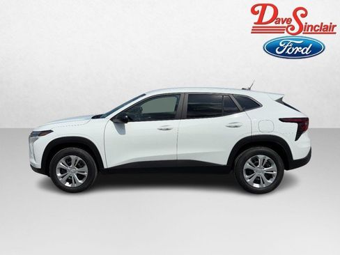 Used 2026 Chevrolet Trax LS w/ Driver Confidence Package FWD image 9