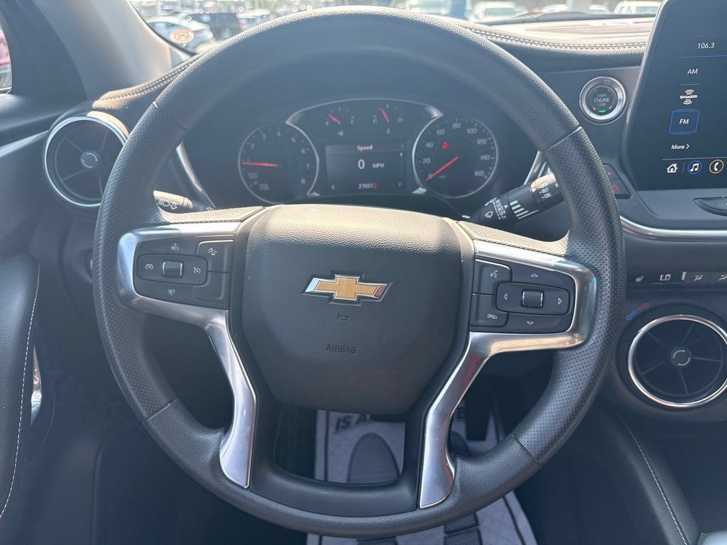 Used 2025 Chevrolet Blazer LT AWD/4WD image 17