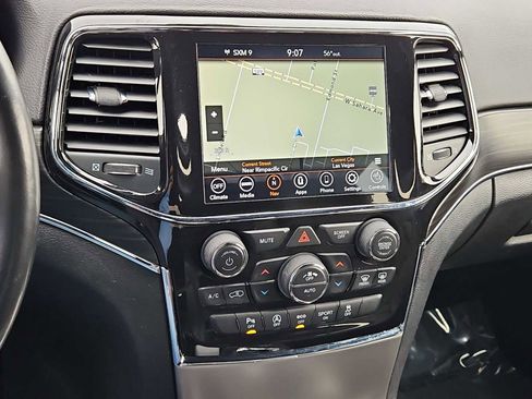 Used 2022 Jeep Grand Cherokee Limited image 28