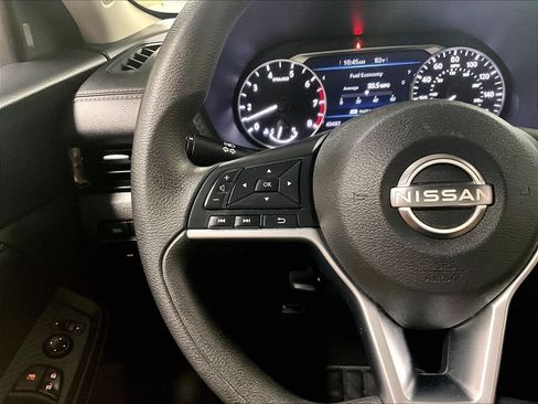 Used 2024 Nissan Sentra SV FWD image 22