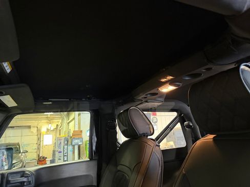 Used 2018 Jeep Wrangler Sport image 25