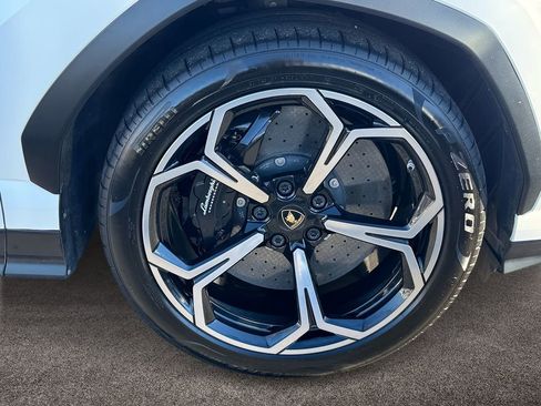 Used 2019 Lamborghini Urus Base image 7