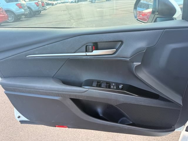 Used 2025 Toyota Camry SE FWD image 7