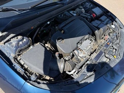 Used 2021 Chevrolet Malibu LT FWD image 39