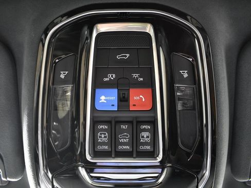 Used 2022 Jeep Grand Wagoneer Series II AWD/4WD image 45