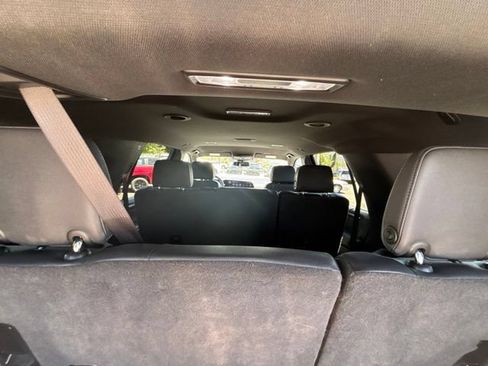 Used 2025 Chevrolet Tahoe Z71 AWD/4WD image 37