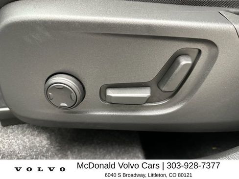 Certified 2025 Volvo XC40 B5 Plus AWD/4WD image 12