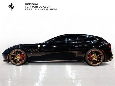 Used 2018 Ferrari GTC4Lusso AWD/4WD image 3
