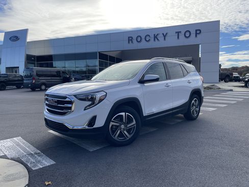 Used 2021 GMC Terrain SLT image 1