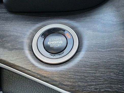 Used 2024 Jeep Grand Cherokee L Limited w/ Black Appearance Package image 40