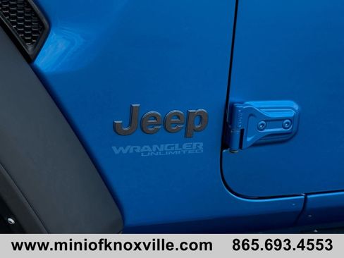 Used 2022 Jeep Wrangler Unlimited Rubicon 4xe AWD/4WD image 9