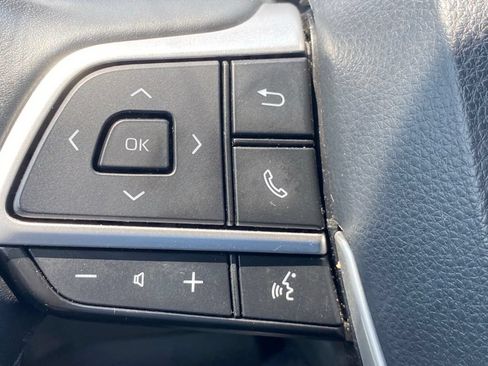 Used 2022 Toyota Highlander XLE FWD image 26