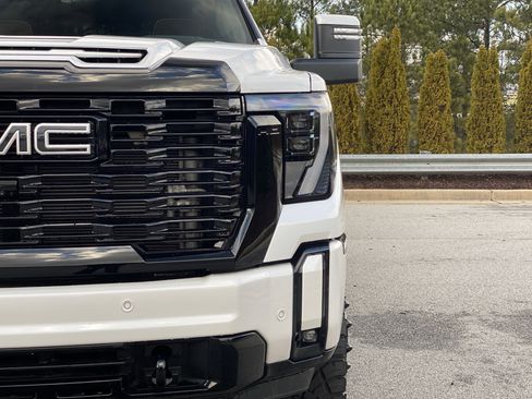 Used 2025 GMC Sierra 3500 Denali Ultimate image 20
