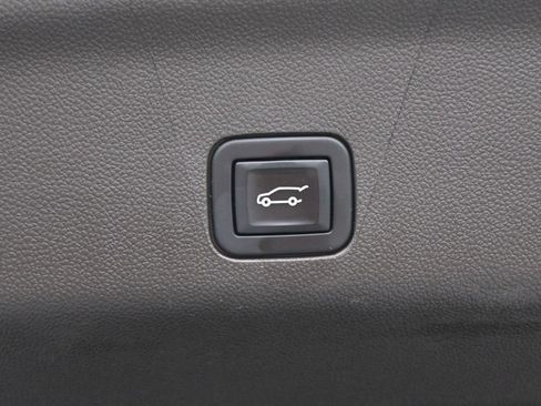 Used 2022 Cadillac Escalade ESV Sport w/ Touring Package AWD/4WD image 34
