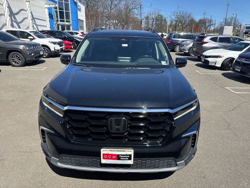 Certified 2023 Honda Pilot Touring image 8