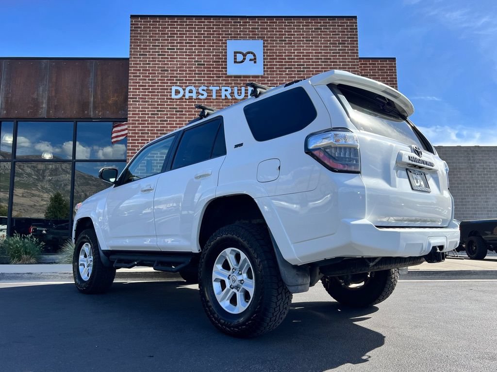 Used 2014 Toyota 4Runner SR5 AWD/4WD image 4