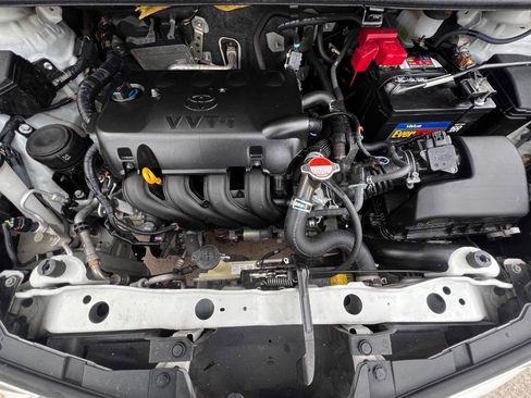 Used 2017 Toyota Yaris L image 18