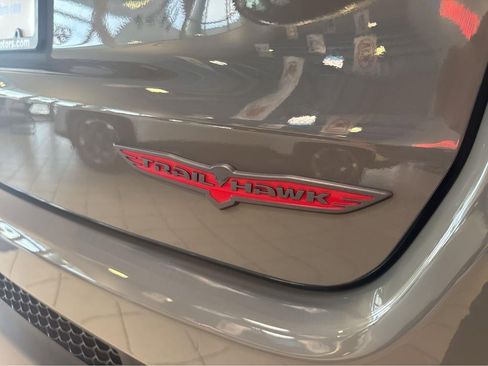 Used 2022 Jeep Compass Trailhawk AWD/4WD image 13