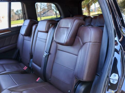 Used 2015 Mercedes-Benz GL 450 4MATIC image 18