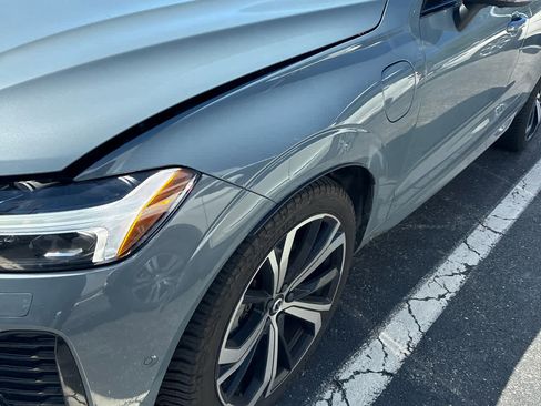 Used 2022 Volvo XC60 T8 R-Design w/ Advanced Package AWD/4WD image 5
