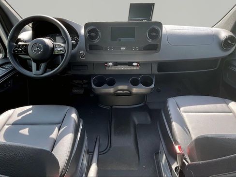New 2024 Mercedes-Benz Sprinter 2500 w/ Acoustic Package image 9