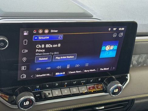 Used 2025 Chevrolet Colorado ZR2 w/ Technology Package AWD/4WD image 17