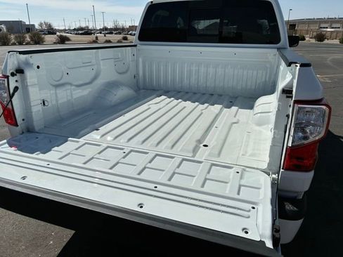 Certified 2024 Nissan Titan SV w/ SV Convenience Package image 19