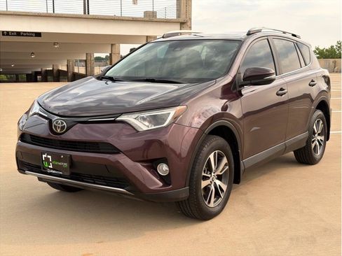 Used 2018 Toyota RAV4 XLE w/ Plus Extra Value Package AWD/4WD image 3