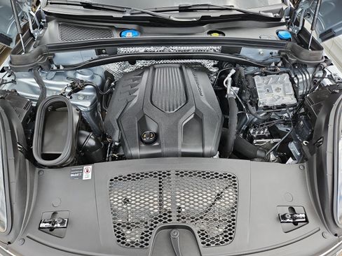 Certified 2026 Porsche Macan AWD/4WD image 29