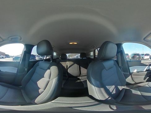 Used 2025 Chevrolet Trax LT w/ LT Convenience Package image 41