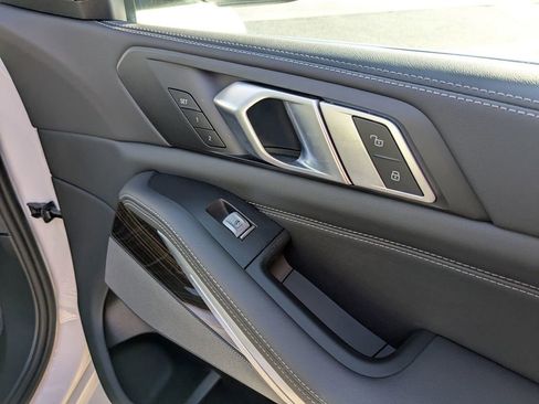 Used 2025 BMW X7 xDrive40i image 30