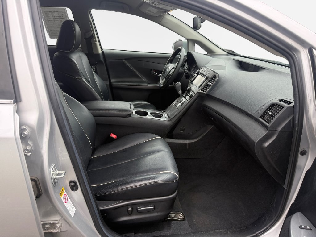 Used 2013 Toyota Venza XLE AWD/4WD image 26