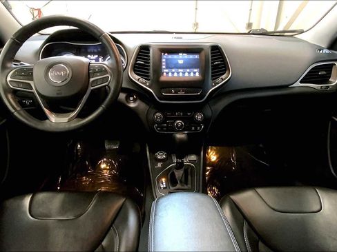 Used 2019 Jeep Cherokee Latitude Plus w/ Cold Weather Group image 14