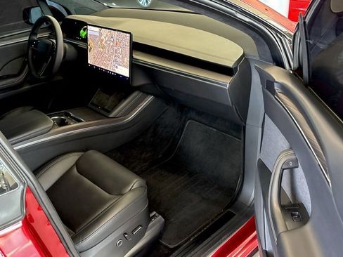 Used 2024 Tesla Model X image 36