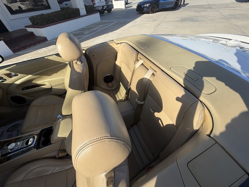 Used 2010 Jaguar XKR R RWD image 12