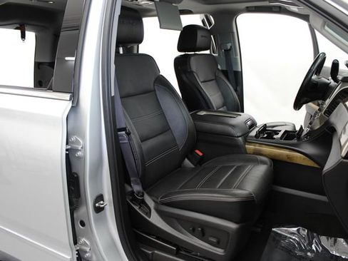 Used 2016 GMC Yukon Denali w/ Open Road Package AWD/4WD image 31