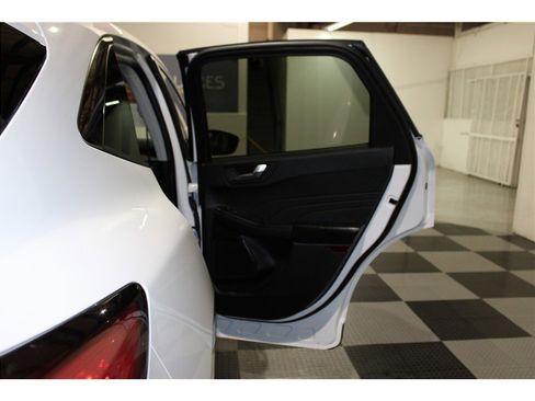 Used 2021 Ford Escape SE image 22