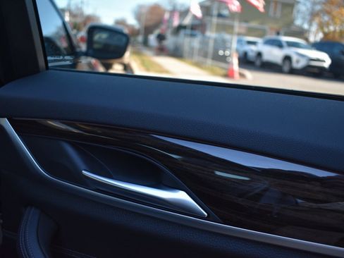 Used 2021 BMW 540i xDrive w/ M Sport Package image 26