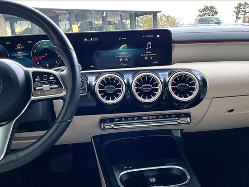 Certified 2022 Mercedes-Benz CLA 250 image 6