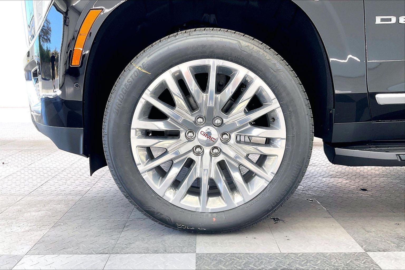 New 2026 GMC Yukon Denali w/ Advanced Technology Package AWD/4WD image 14