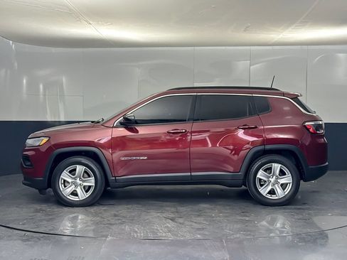 Used 2022 Jeep Compass Latitude FWD image 6