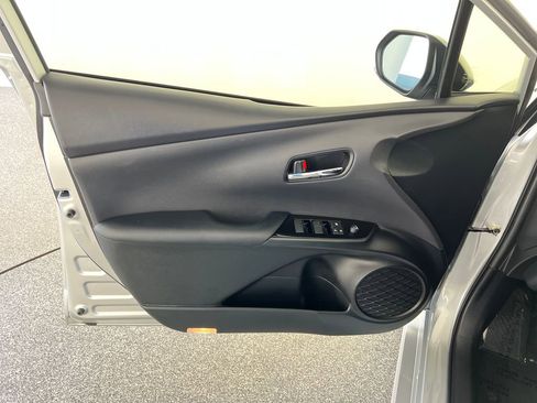 Used 2022 Toyota Prius Prime XLE image 12
