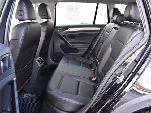 Used 2019 Volkswagen Golf Alltrack SE image 18