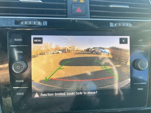 Used 2019 Volkswagen GTI SE image 40