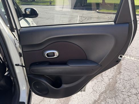 Used 2015 Kia Soul + FWD image 21