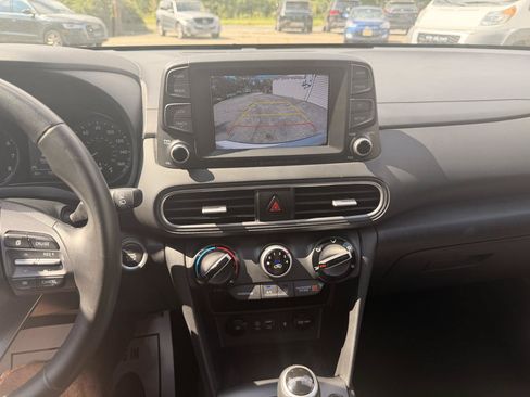 Used 2021 Hyundai Kona SEL Plus AWD/4WD image 32