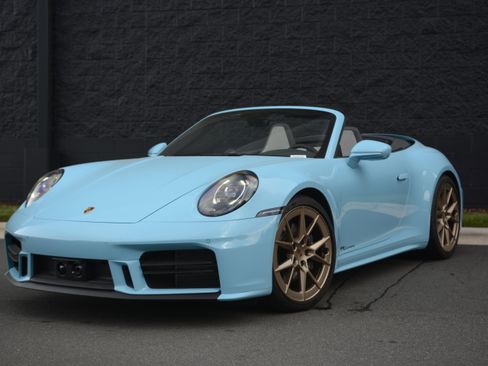 Certified 2025 Porsche 911 Carrera RWD image 37