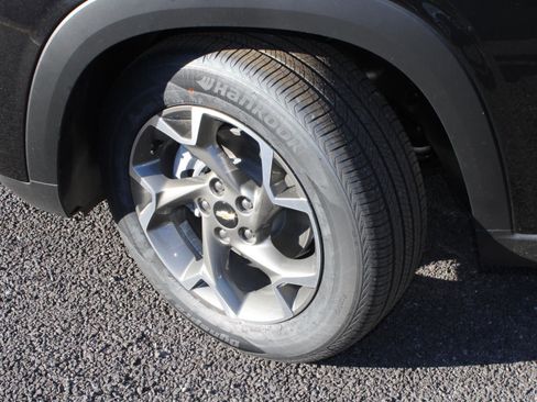 New 2025 Chevrolet Trax LT w/ LT Convenience Package image 17